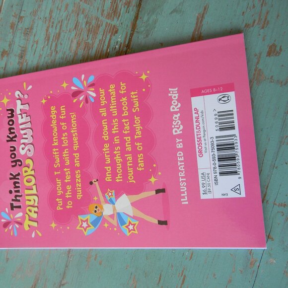 LOT OF 5 TAYLOR SWIFT MAGAZINE/BOOK LOT ERAS TOUR GUIDE LOVER FACTS GOLDEN - Picture 10 of 12